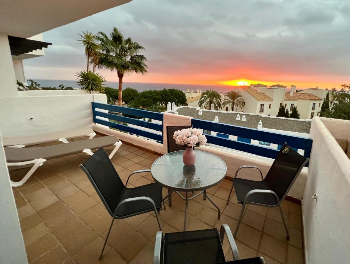 2 Bedrooms Sea And Pool View Apt In Duquesa Golf & Gardens Manilva Castillo de Sabinillas Exterior foto